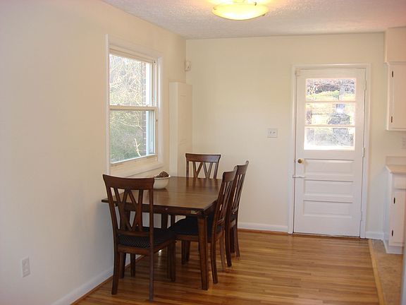 Spacious Eat-in Kitchen