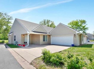 8 Chisholm Creek Dr, Wichita, KS 67220