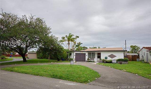 1st image of 1211 N Golf Dr