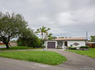 1211 N Golf Dr, Hollywood, FL 33021