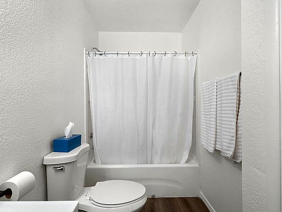 5th image of 601 N Cameron Ave #14