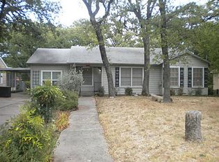 1202 Churchill Rd, River Oaks, TX 76114