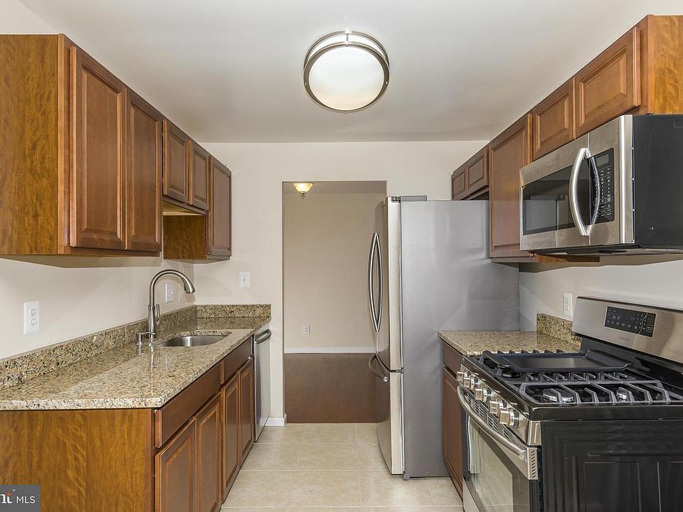 1st image of 8727 Hayshed Ln Unit 33