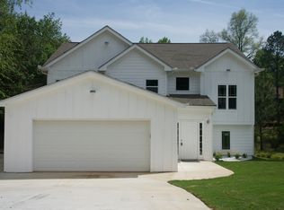 960 Hillary Ln, Lawrenceville, GA 30043