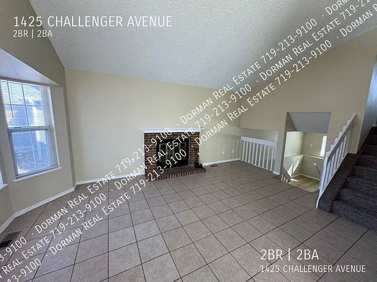1425 Challenger Ave — Photo 5