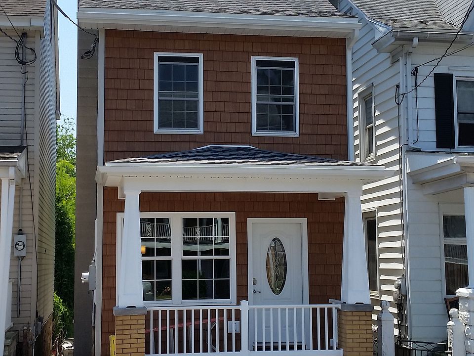 1st image of 544 W 2nd St