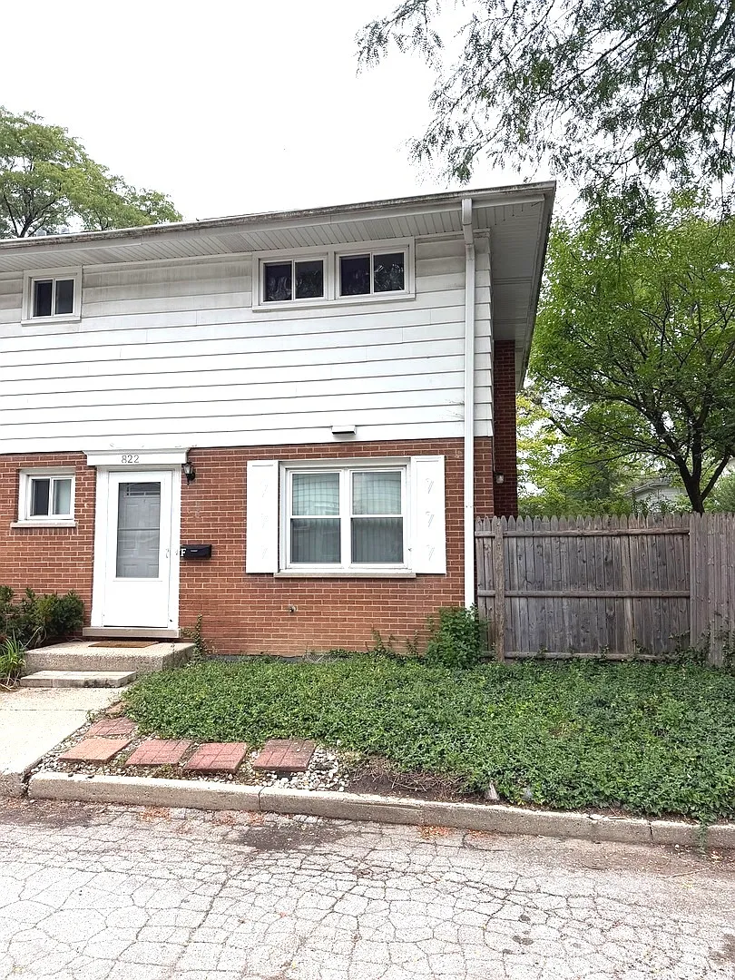 3 bed, 1.5 bath, 1238 sqft, $2,800 — Photo 1