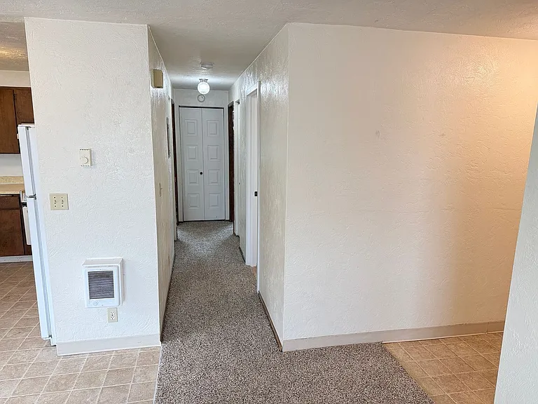 165 SW Kalmia St. — Photo 11