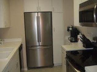 10915 Gillette St, Overland Park, KS 66210