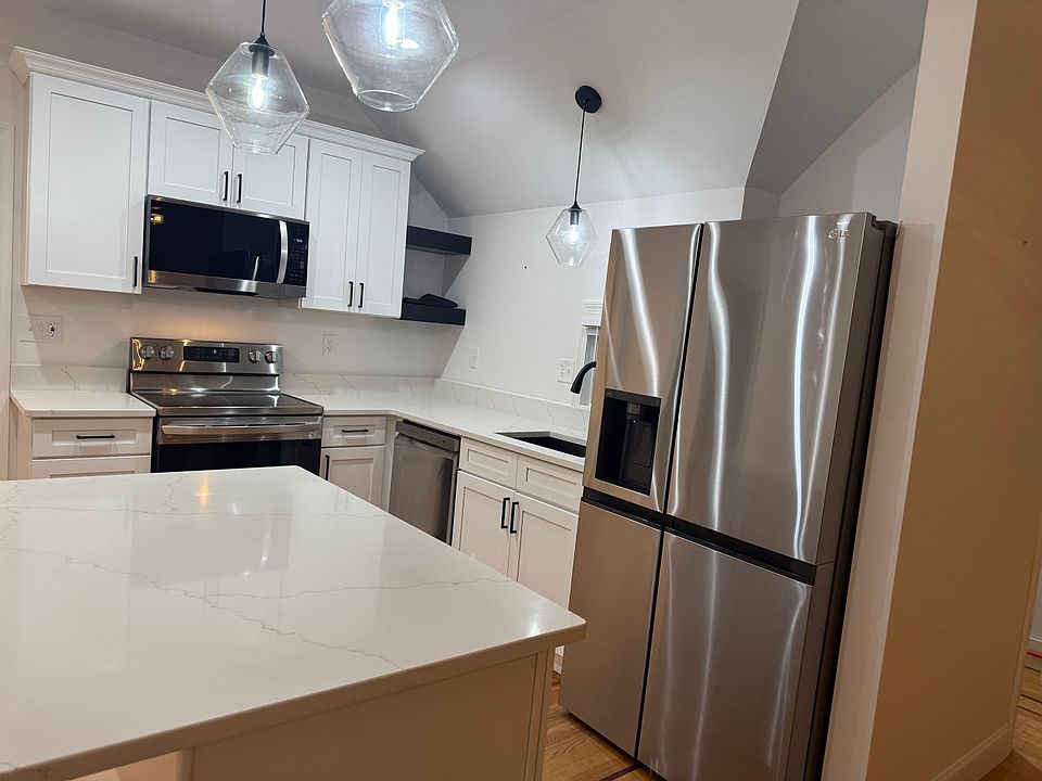 1st image of 615 Broad St Floor 2