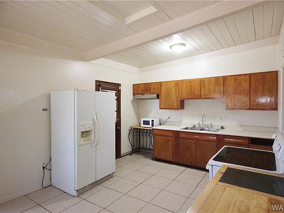 5th image of 1951 W Riverbend Cir