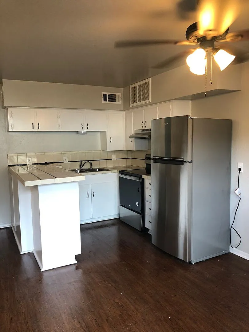 Building Photo - 308 Smith St #308/106