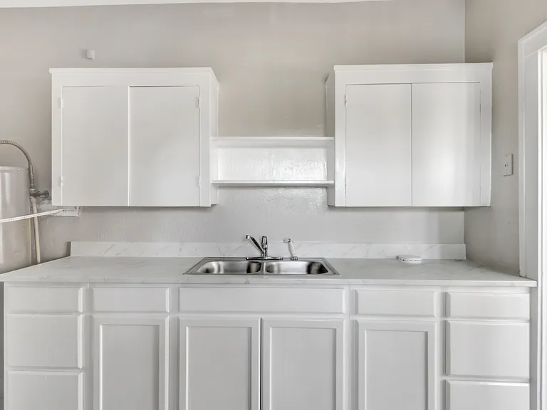 3409 W Markham St — Photo 15