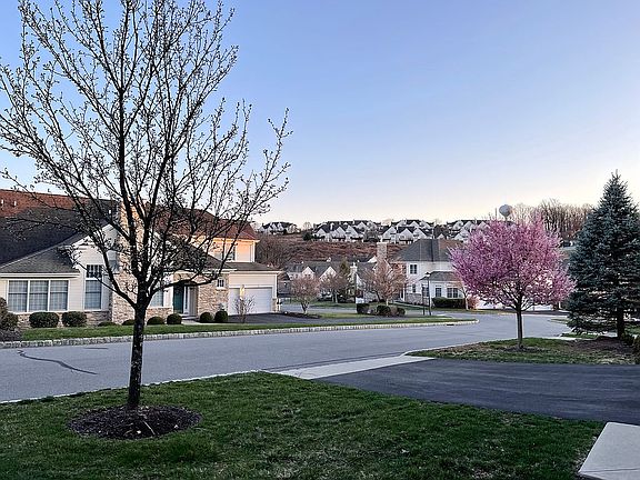 4th image of 1050 E Homestead Ln