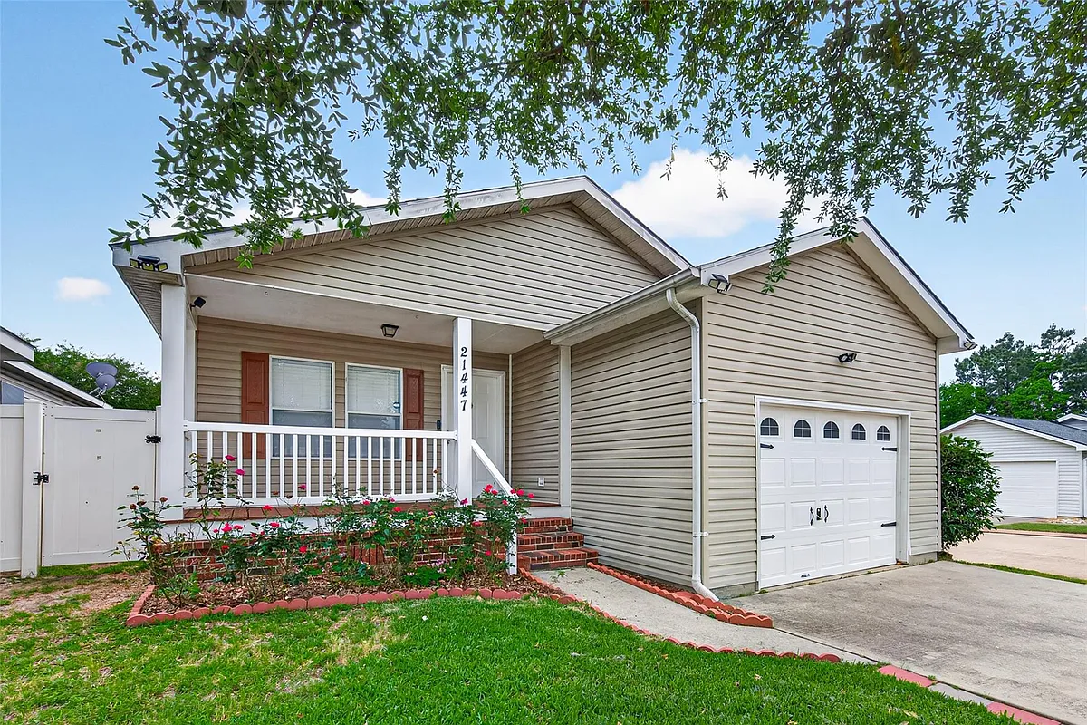 Building Photo - 21447 Sweet Grass Ln