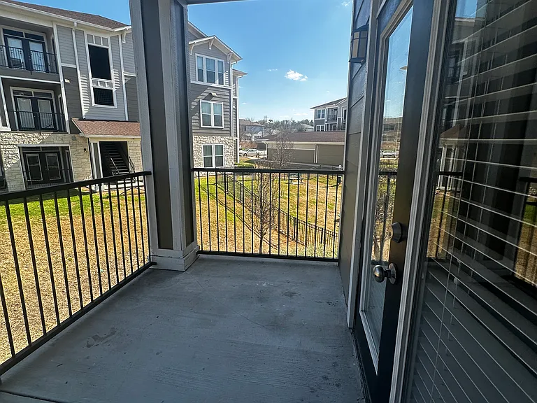Medical Pkwy — Photo 36