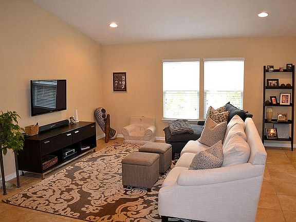 3rd image of 116 Summer Point Dr
