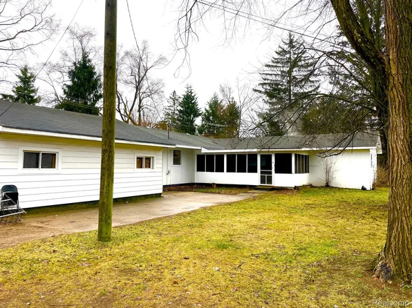 4070 Maybee Rd, Orion, MI 48359