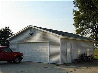2nd image of 1119 Cloverdale Rd