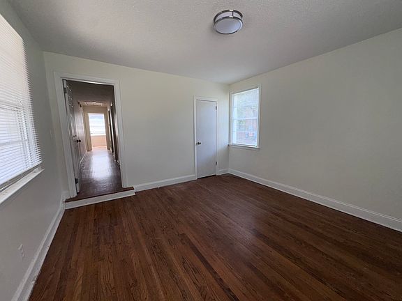 4th image of 2304 W 58th St