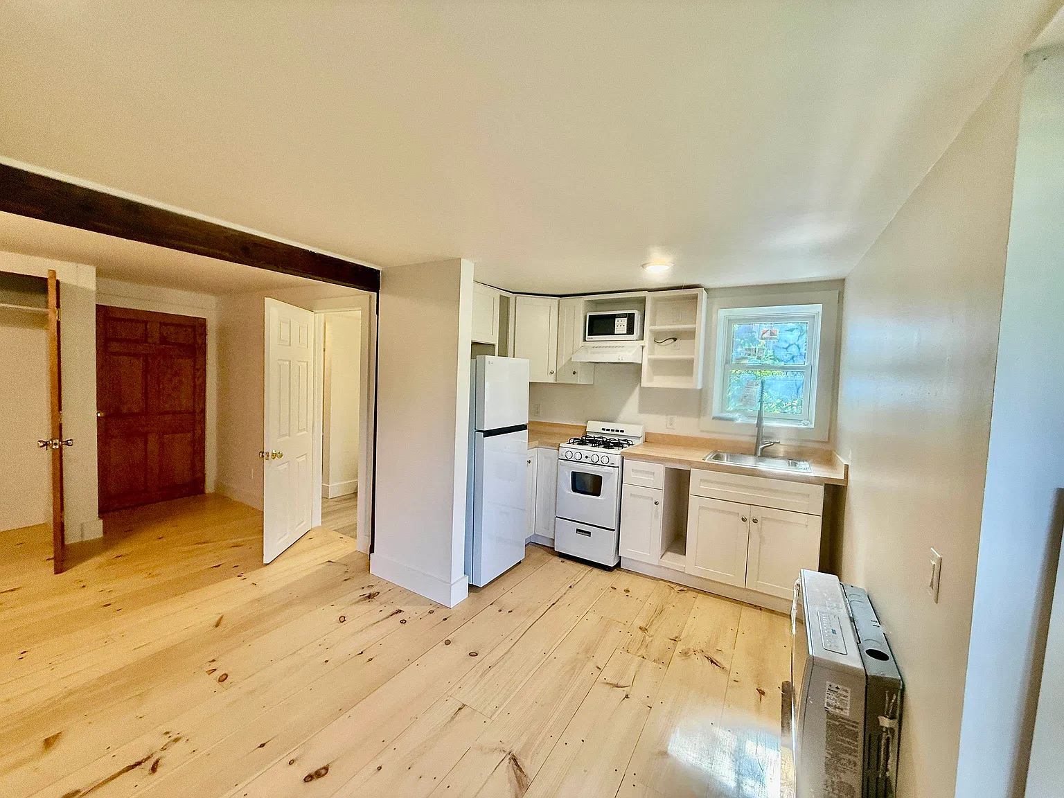 1 bed, 380 sqft, $1,500 — Photo 2
