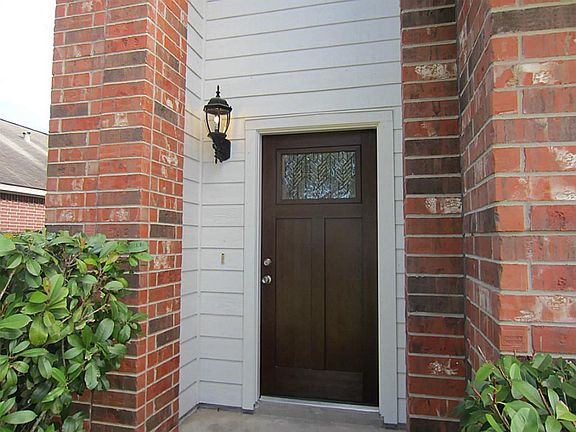 3rd image of 148 Easton Glen Ln