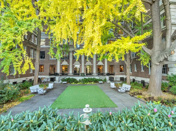 1 Sutton Place South image 24 of 26