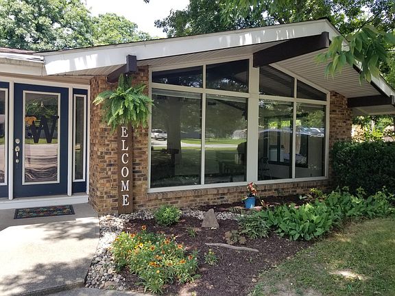 3rd image of 6719 Lawnwood Dr