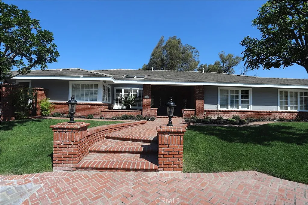 4 bed, 3.5 bath, 3356 sqft, $7,500 — Photo 1