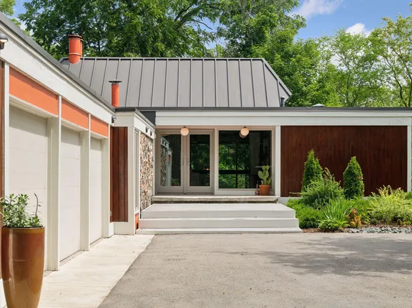 5 S Brown Rd, Orono, MN 55356