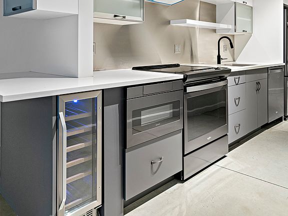 4th image of 23 Sidney St #10401
