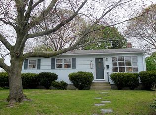 116 Kerri Lyn Rd, Warwick, RI 02889