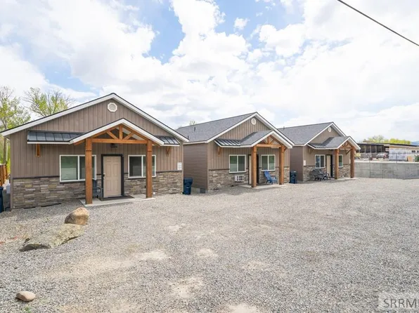 315 Riverfront Dr, Salmon, ID 83467