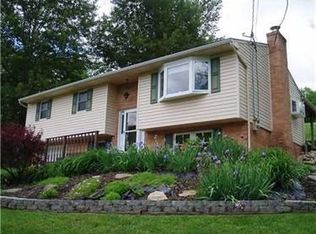 369 Bagdad Rd, Leechburg, PA 15656