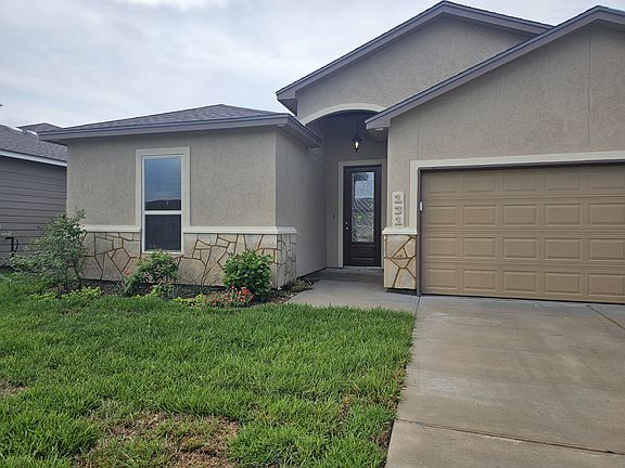 2nd image of 131 Bismarck Palm Cir