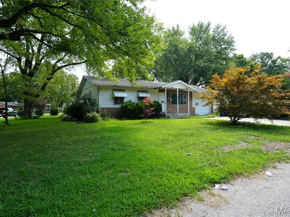 725 Saint Nicholas Dr, Cahokia, IL 62206