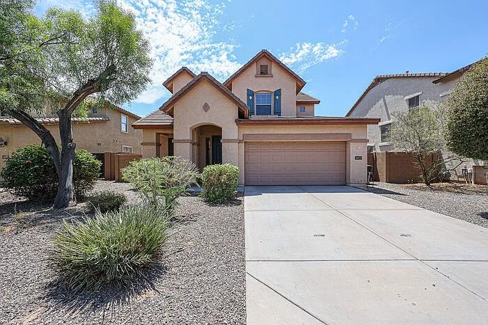 4 bed, 2.5 bath, 2419 sqft, $2,495 — Photo 2