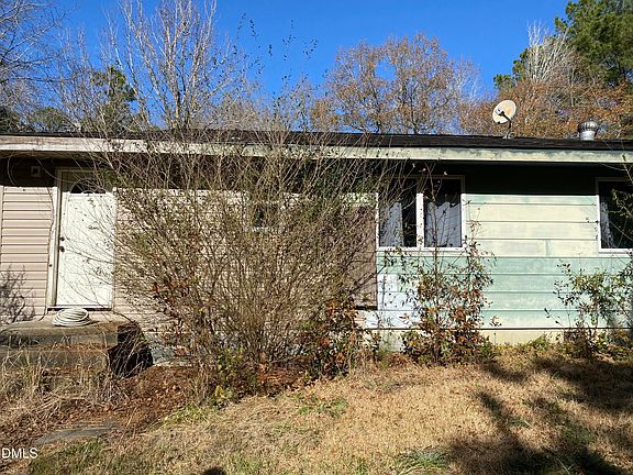 3rd image of 390 Old Winberry Rd