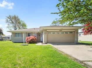 13816 Arnold Dr, Warren, MI