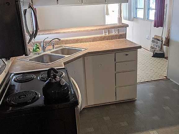 3rd image of 161 Klondike Ln
