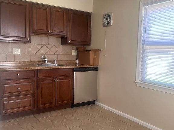 2nd image of 9669 Laurence Ave