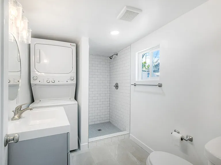 4108 Mission Ave #B — Photo 10