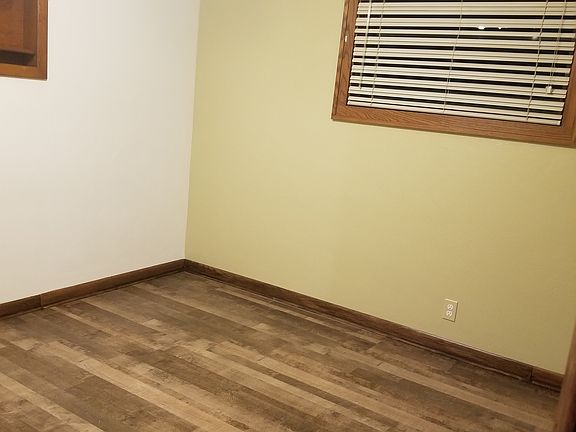5th image of 230 Brookwood Ave