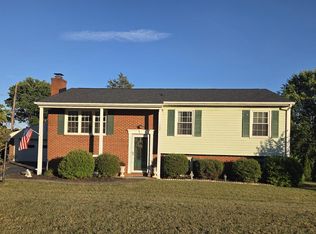 1055 Broad Hill Dr, Vinton, VA 24179