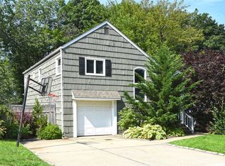 211 Steven Pl, Woodmere, NY 11598