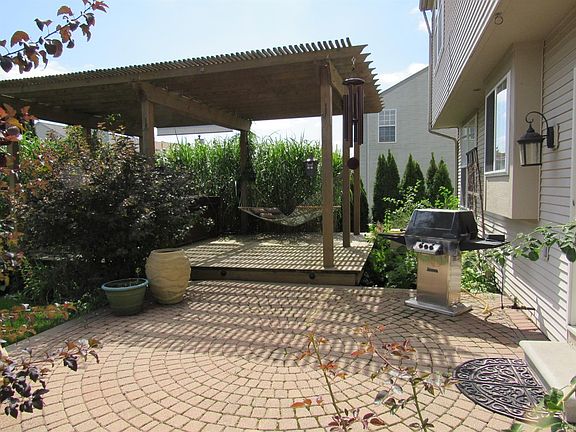 3rd image of 8233 Hummingbird Dr