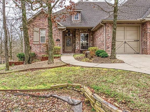 2nd image of 38 Sunderland Dr