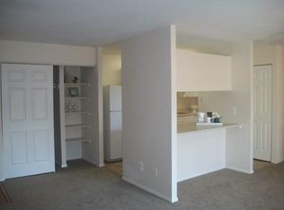 2 Flanders Ct APT A, Nottingham, MD 21236