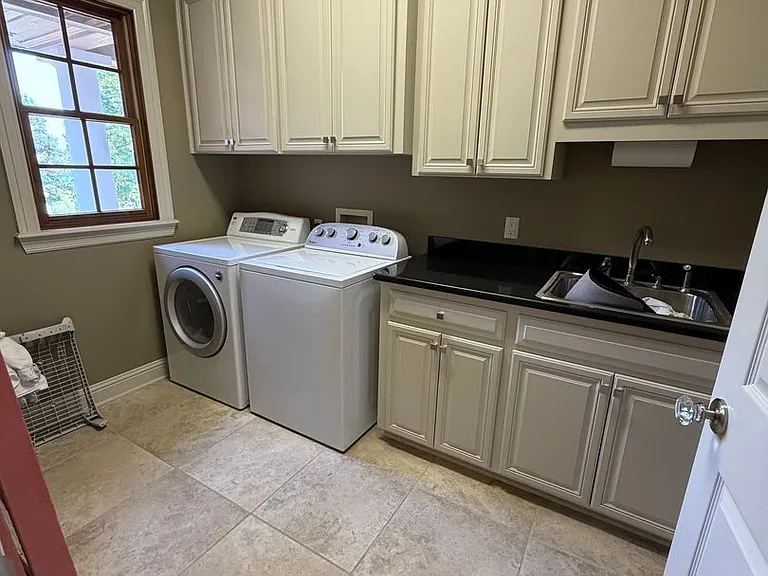 1073 Waters Edge Cir — Photo 20