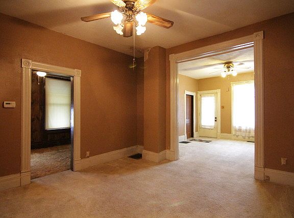 4th image of 209 W Grant St